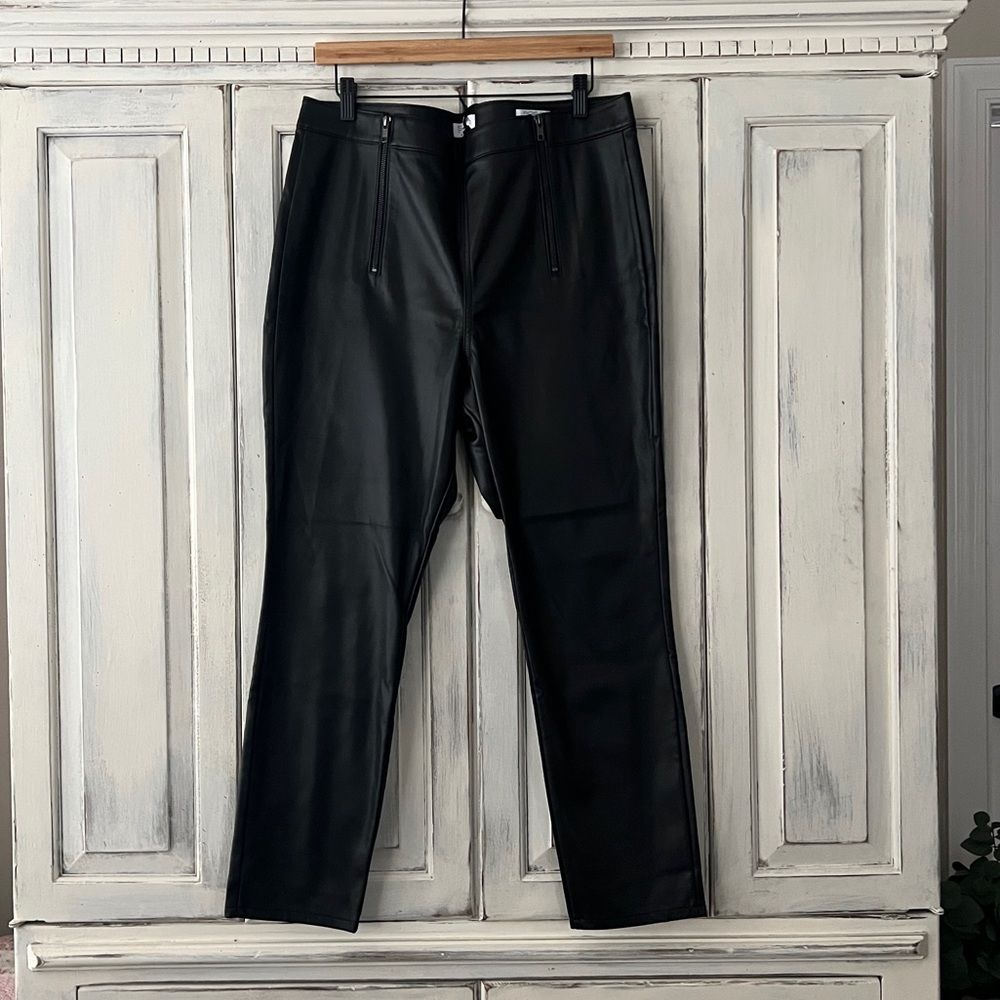 NWT SOFIA VERGARA Faux Leather Rosa Legging w/Double Zipper Detail in Black 16